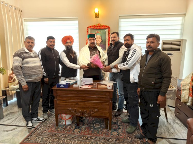 उप मुख्यमंत्री मुकेश अग्निहोत्री से मिला चालक-परिचालक महासंघ ऊना