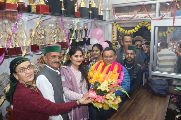 प्विधानसभा उपाध्यक्ष ने यश मोमेंटोस शोरूम का किया उद्घाटन, युवाओं को नशे से दूर रहने का दिया संदेश,