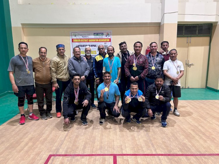 पहली सिरमौर मास्टर्स बैडमिंटन चैंपियनशिप में 60+ सिंगल्स में अमर शर्मा ने बाजी मारी, रणजीत सिंह बने उपविजेता