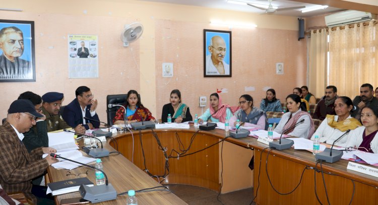 सीमा कन्याल की अध्यक्षता में जिला परिषद की त्रैमासिक बैठक आयोजित हुई।