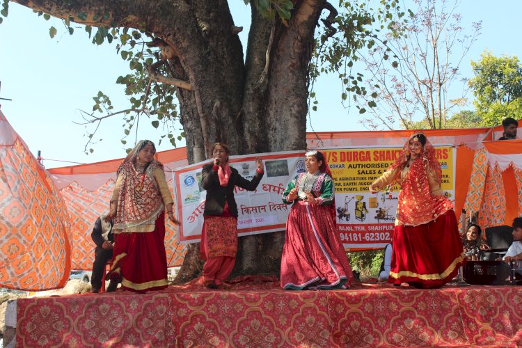 स्वर कोकिला वर्षा कटोच ने रेडिया किसान दिवस में बांधा समां