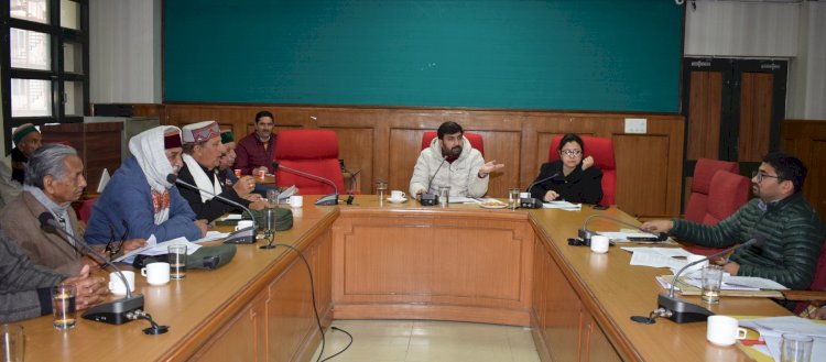ज़िला पेंशनर्ज कल्याण संघ के साथ बैठक आयोजित