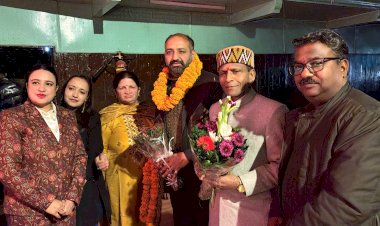 ग्रोवर प्रोडक्शन द्वारा फैशन रैम्प वॉक कंपीटीशन का आयोजन किया