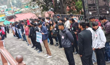 एसएफआई  राज्य कमेटी ने जिलाधीश कार्यालय के बाहर धरना प्रदर्शन किया