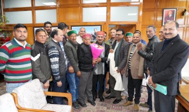 हिमाचल प्रदेश पिछड़ा वर्ग एवं वित्त विकास निगम के उपाध्यक्ष ने मुख्यमंत्री से भेंट की