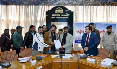 सफाई कर्मचारियों का हो कम से कम 10 लाख का जीवन बीमा - एम वेंकटेशन