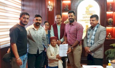 उपायुक्त ने पैरा एथलीट सुनील कुमार को किया सम्मानित