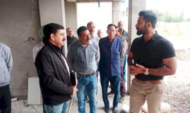 उपायुक्त ने वृद्धाश्रम चड़तगढ़ और मलाहत में निर्माणाधीन लाईब्रेरी का किया निरीक्षण