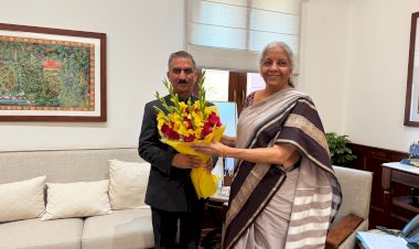 मुख्यमंत्री ने केंद्रीय वित्त मंत्री से भेंट की, प्रदेश हित के मुद्दों पर की विस्तृत चर्चा