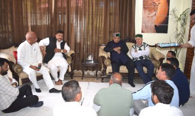 डॉ. शांडिल द्वारा रेणु सेठी के निधन पर शोक व्यक्त