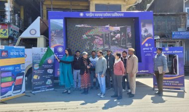 एडीएम ने जागरूकता वाहन को दिखाई हरी झंडी, आपदा न्यूनीकरण प्रस्तावों पर समीक्षा बैठक का आयोजन