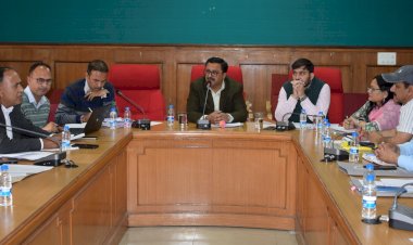 वनों में आग पर नियंत्रण के लिए विभिन्न निकायों एवं स्थानीय लोगों का सहयोग आवश्यक - मनमोहन शर्मा