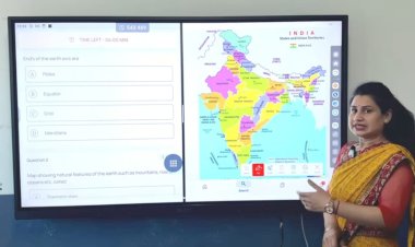 करियर अकादमी स्कूल :  डिजिटल बोर्ड द्वारा अब स्कूल बैग का बोझ होगा कम।