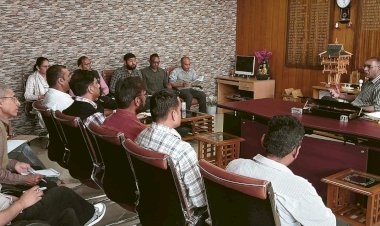 जिला रैडक्रॉस सोसाइटी के संरक्षकों और आजीवन सदस्यों की बैठक 2 को