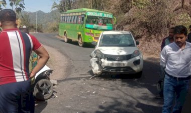 दो कारों में जबरदस्त  भिड़ंत: कोई जानी नुकसान नही, पुलिस जांच में जुटी