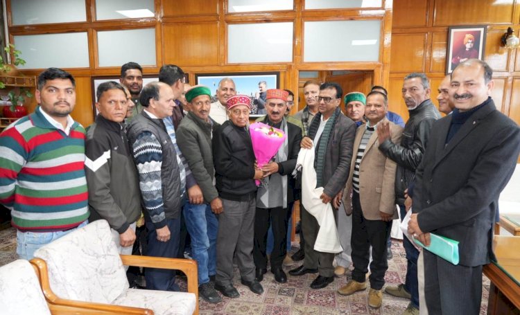हिमाचल प्रदेश पिछड़ा वर्ग एवं वित्त विकास निगम के उपाध्यक्ष ने मुख्यमंत्री से भेंट की