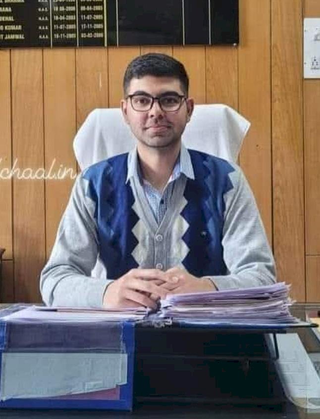 साढ़े सात लाख रुपये में नीलाम हुई  राष्ट्र स्तरीय होली उत्सव के लिए वाहनों की पार्किंग
