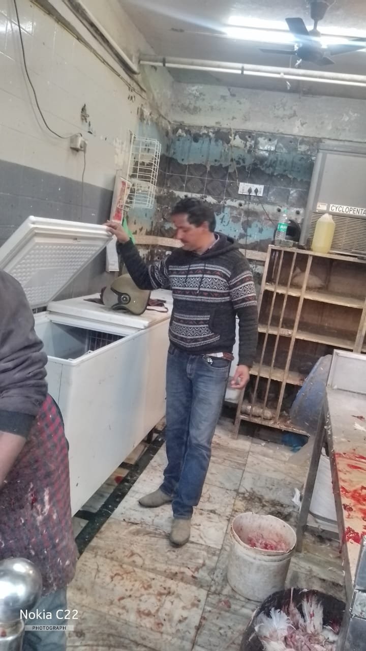 मत्स्य विभाग की उड़न दस्ता टीम ने तीन विक्रेताओं किया चालान, वसूला ₹3500 रुपये जुर्माना