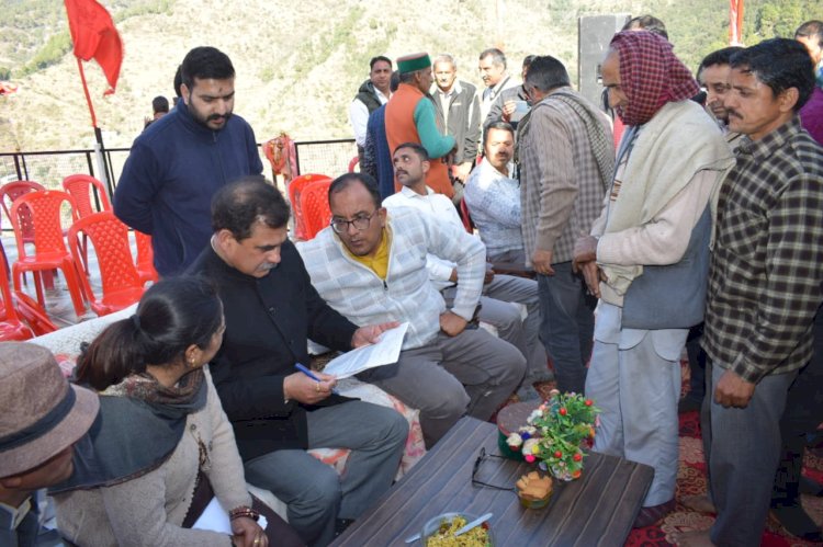 अर्की विधानसभा क्षेत्र में ग्राम पंचायत सारमा से ‘विधायक आपके द्वार’ कार्यक्रम का शुभारम्भ