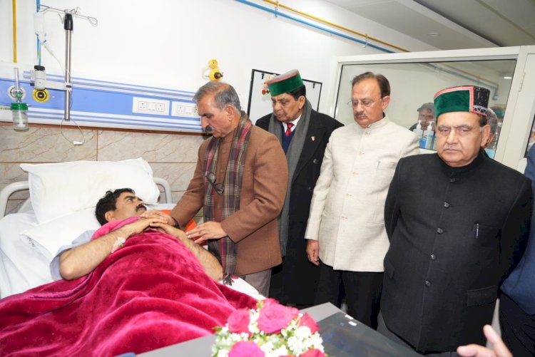 मुख्यमंत्री ने पूर्व विधायक बंबर ठाकुर का कुशल-क्षेम जाना