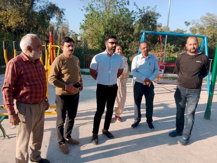 उपायुक्त ने किया विकास कार्यों का निरीक्षण, जिम और पुस्तकालयों को मिलेगा सहयोग