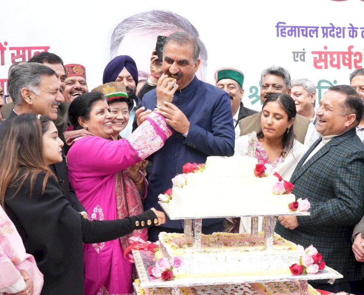 लोगों ने उत्साह के साथ मुख्यमंत्री का जन्मदिन मनाया