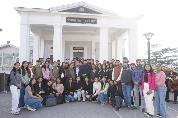हिमाचल प्रदेश विश्वविद्यालय के विद्यार्थियों ने उप-मुख्यमंत्री से भेंट की