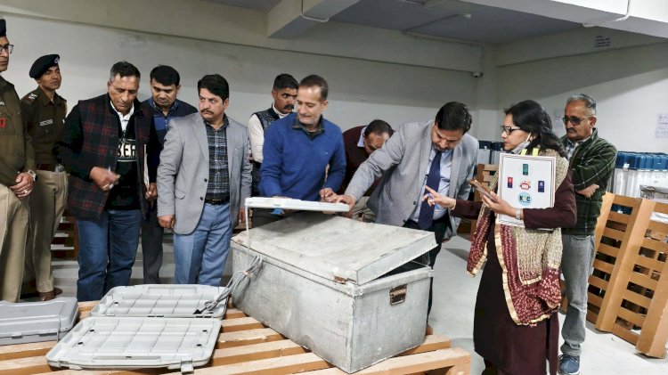 मुख्य चुनाव अधिकारी फागु ईवीएम वेयरहाउस का किया निरीक्षण