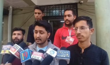 एसएफआई राज्य कमेटी ने आज उच्च शिक्षा निदेशक को ज्ञापन सौंपा