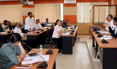 विकास परियोजनाओं में वन स्वीकृति मामलों का तुरंत करें निपटारा: डीसी