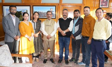 एसएमसी अध्यापक संघ के प्रतिनिधिमंडल ने मुख्यमंत्री से भेंट की