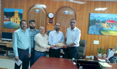 प्रारंभिक शिक्षा उपनिदेशक कार्यालय ने बेची 80 हजार की कंट्रीब्यूशन स्लिप्स, रैडक्रॉस सोसाइटी के रैफल ड्रॉ में उत्कृष्ट योगदान के लिए डीसी ने की सराहना