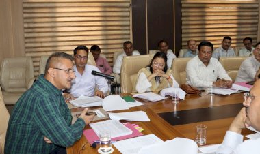 उपायुक्त की अध्यक्षता में आयोजित हुई राजस्व अधिकारियों की बैठक