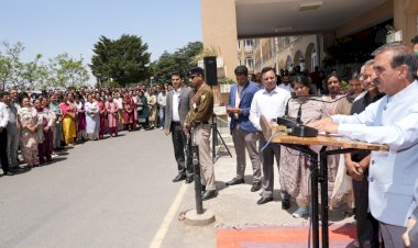 पहलगाम आतंकी हमले में मारे गए लोगों की स्मृति में दो मिनट का मौन रखा गया