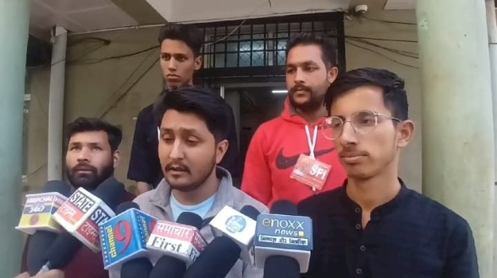 एसएफआई राज्य कमेटी ने आज उच्च शिक्षा निदेशक को ज्ञापन सौंपा