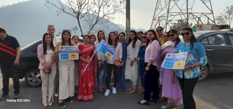सर्वाइकल कैंसर के प्रति जागरूकता के लिए वुमेन ऑन व्हील्स कार रैली आयोजित