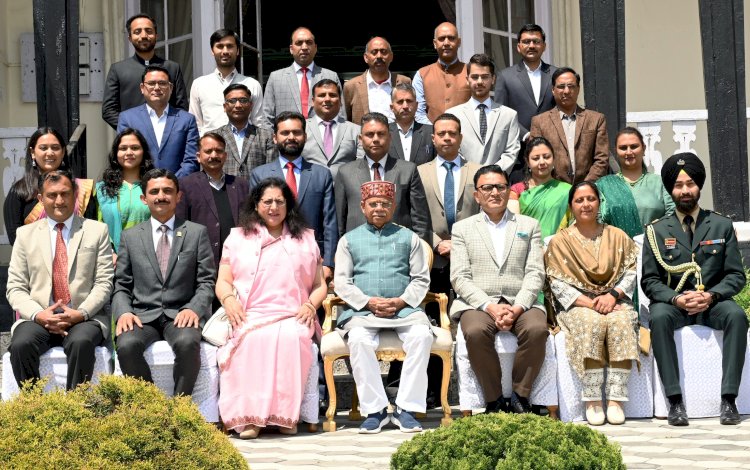 एचएएस अधिकारियों एवं परिवीक्षाधीन अधिकारियों ने राज्यपाल से की भेंट