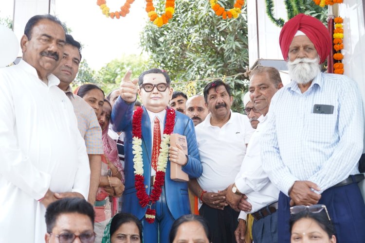 उपमुख्यमंत्री मुकेश अग्निहोत्री ने ललड़ी में किया डॉ. भीमराव अंबेडकर जी की प्रतिमा का अनावरण