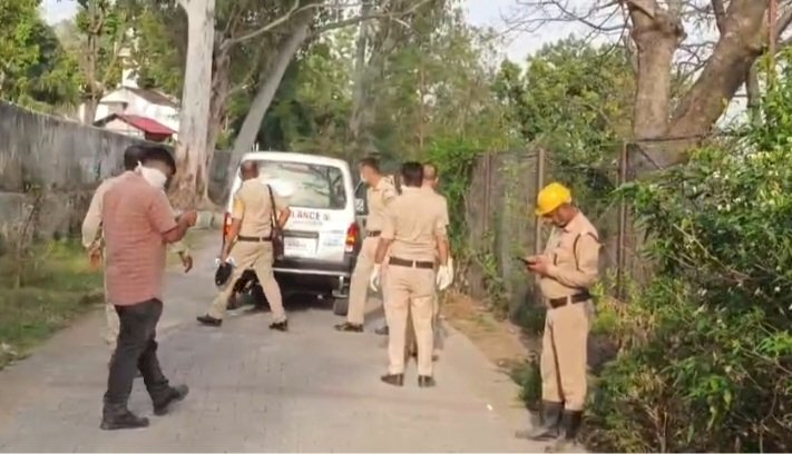 पांवटा में युमना घाट के नजदीक पेड़ से लटका शव बरामद, पुलिस ने कब्जे में लिया..