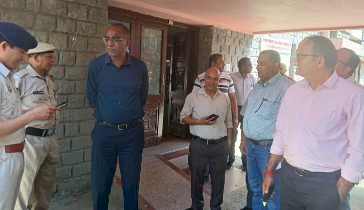 धमकी भरे ईमेल के बाद उपायुक्त कार्यालय परिसर को किया खाली