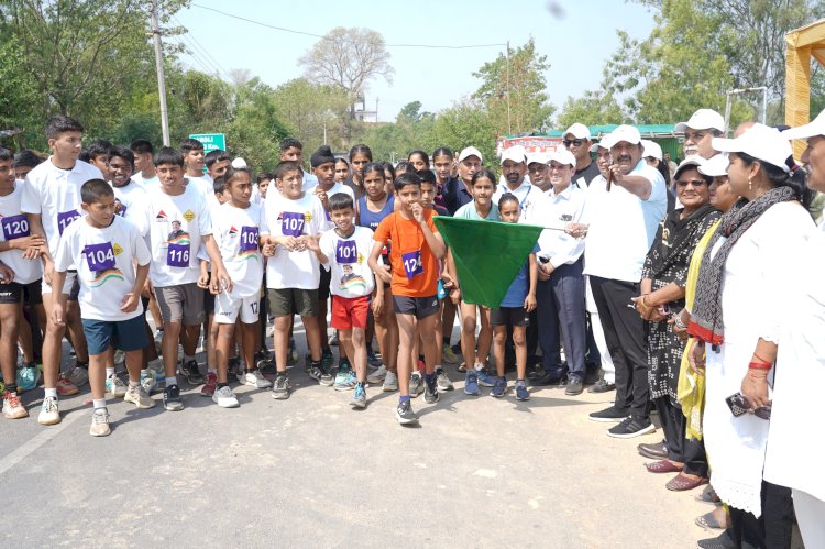 नशा मुक्ति और सड़क सुरक्षा के लिए दौड़ा हरोली, उप मुख्यमंत्री ने  दिखाई हरी झंड़ी