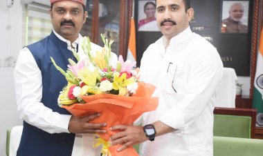 लोक निर्माण मंत्री ने केन्द्रीय ग्रामीण विकास राज्य मंत्री कमलेश पासवान से भेंट की