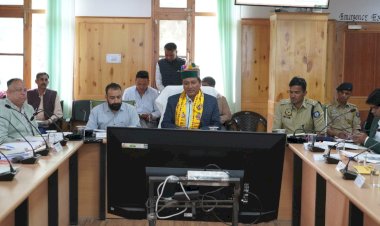 राजस्व मंत्री ने किन्नौर जिला के आई.टी.डी.पी भवन रिकांग पिओ में परियोजना सलाहकार समिति की बैठक की अध्यक्षता की