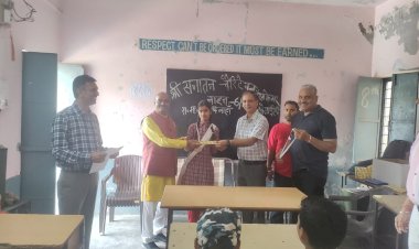 श्री सनातन चैरिटेबल वेलफेयर सोसाइटी ने चबाहां स्कूल में  विद्यार्थियो को किया सम्मानित 