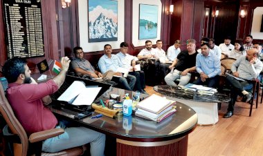 उपायुक्त के सड़क सुरक्षा नियमों को सख्ती से लागू करने के निर्देश