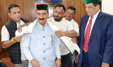 सोलन के प्रतिनिधिमंडल ने मुख्यमंत्री से की भेंट