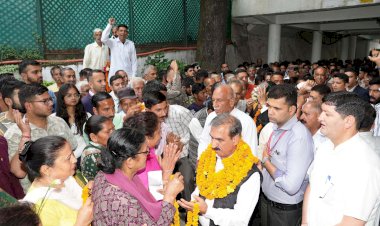 कंडाघाट क्षेत्र के प्रतिनिधिमंडल ने मुख्यमंत्री से भेंट की