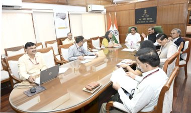 मुख्यमंत्री ने केंद्रीय जल शक्ति मंत्री से भेंट की