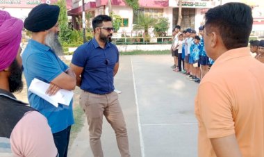 उपायुक्त ने राजकीय वरिष्ठ माध्यमिक पाठशाला देहलां का किया दौरा