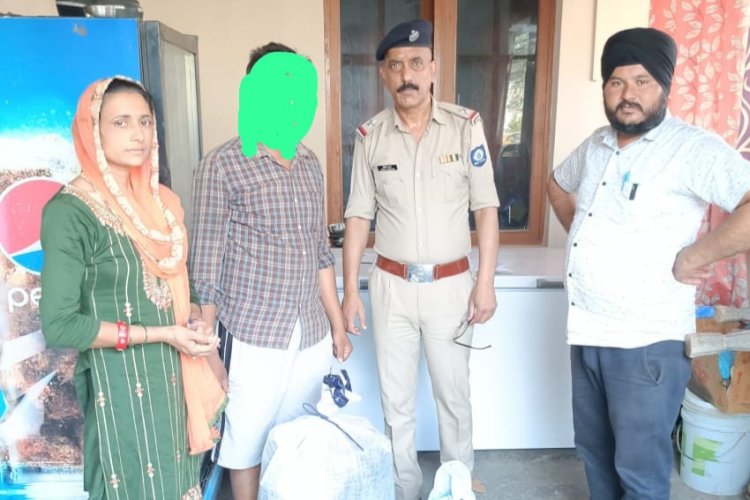 फ़ास्ट फ़ूड की दुकान से 20 लीटर लाहन समेत 12 बोतलें देशी शराब पकड़ी, आरोपी गिरफ्तार...